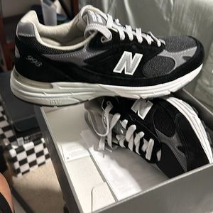993 brand new 12 1/2 mens size